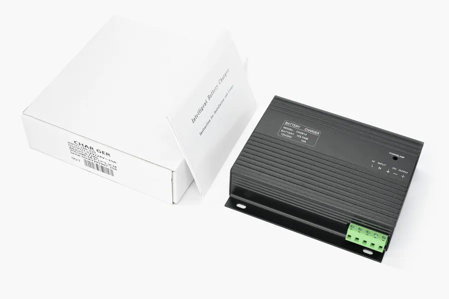 Generator Battery Charger Auto Select 12V/24v 10a CH2810